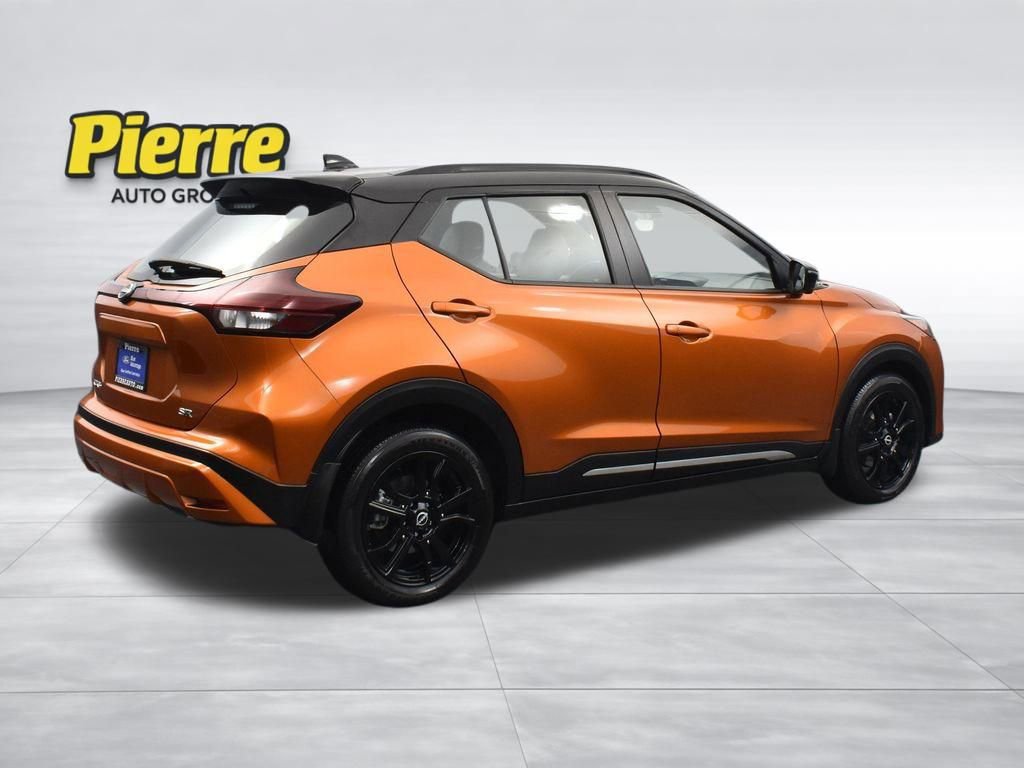 Used 2022 Nissan Kicks SR w/ Premium Package image 3