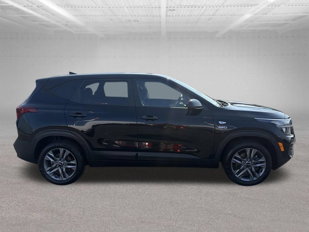 Used 2022 Kia Seltos LX AWD/4WD image 14