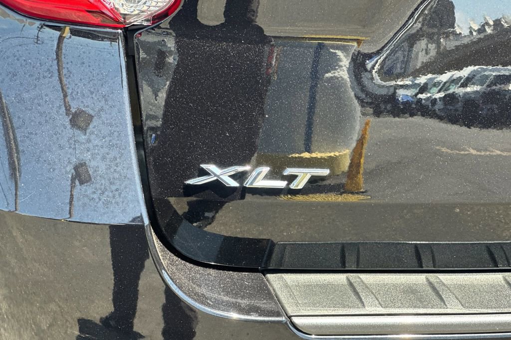 Certified 2023 Ford Explorer XLT w/ Equipment Group 202A RWD image 32