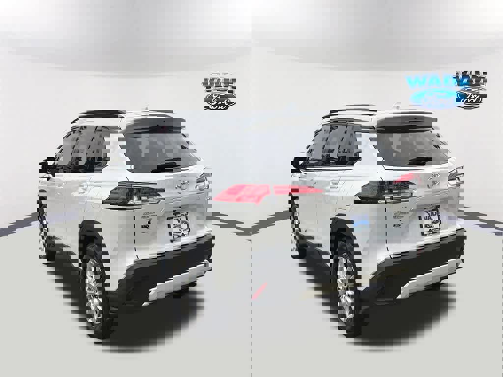 Used 2024 Toyota Corolla Cross LE image 7