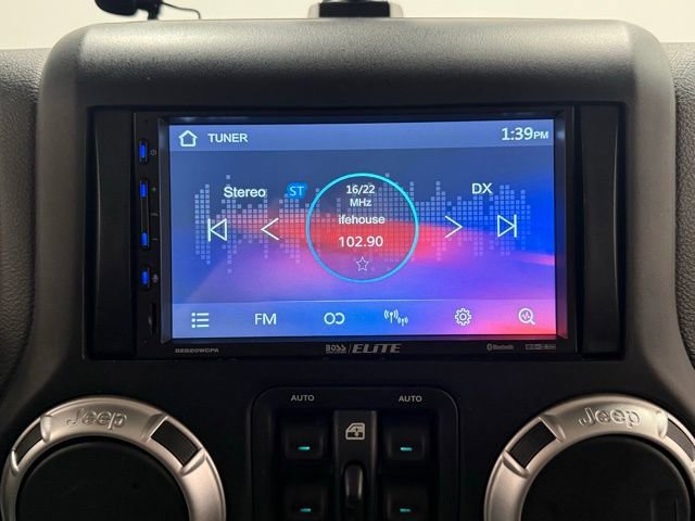 Used 2017 Jeep Wrangler Unlimited Sahara w/ Max Tow Package image 23