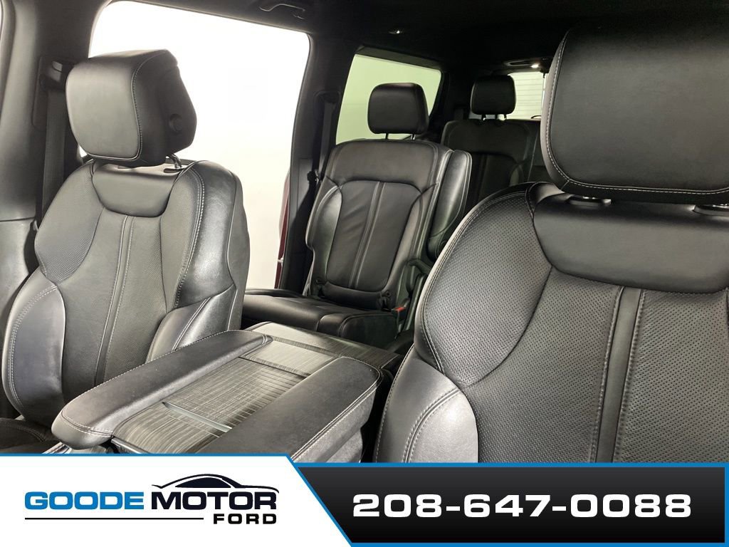 Used 2024 Jeep Wagoneer Series III AWD/4WD image 18