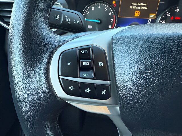 Certified 2022 Ford Explorer XLT w/ Equipment Group 202A AWD/4WD image 17
