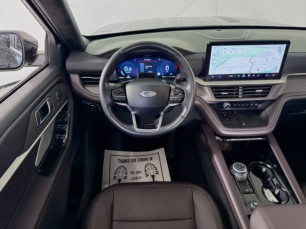 Certified 2025 Ford Explorer Platinum w/ LUX Leather Package AWD/4WD image 4