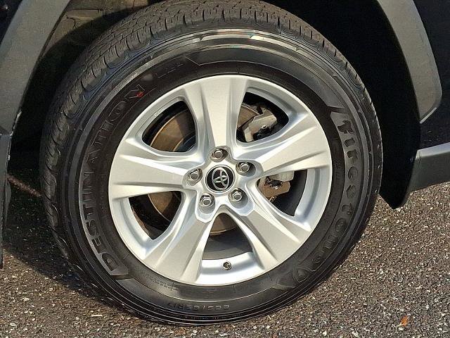 Used 2021 Toyota RAV4 XLE w/ Convenience Package image 8