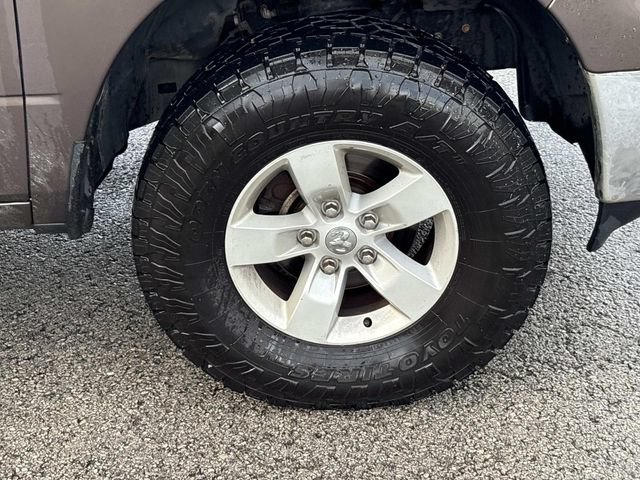 Used 2021 RAM 1500 Classic SLT AWD/4WD image 9
