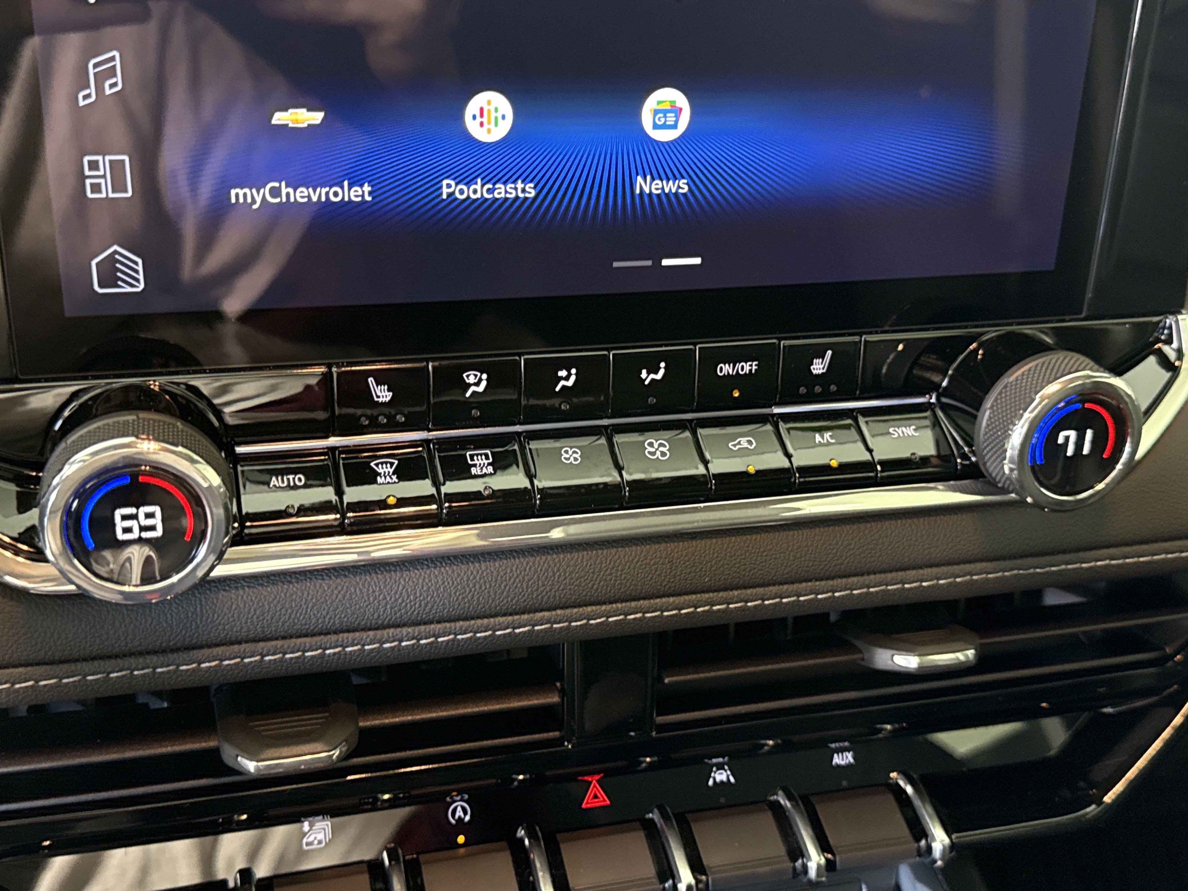 Used 2024 Chevrolet Colorado LT w/ LT Convenience Package III image 20