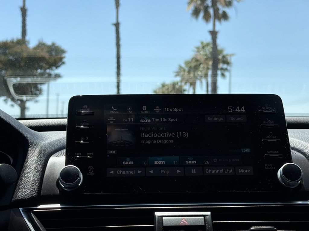 Used 2018 Honda Accord EX image 14