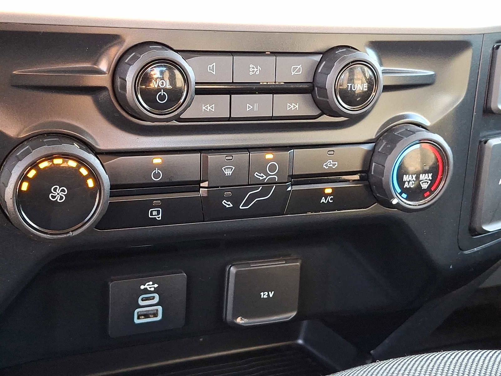 Certified 2023 Ford F250 XL w/ Snow Plow Prep Package image 15