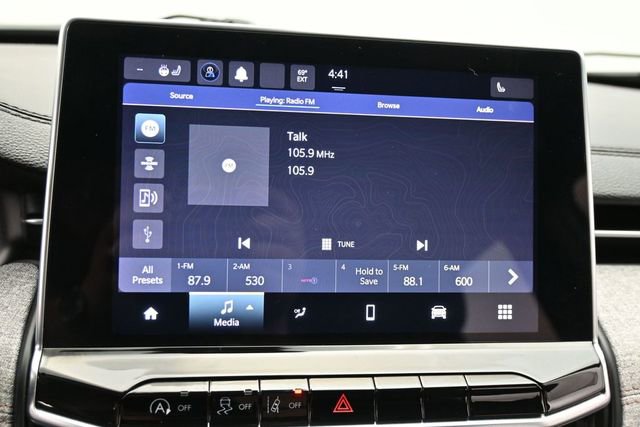 Used 2023 Jeep Compass Latitude AWD/4WD image 19