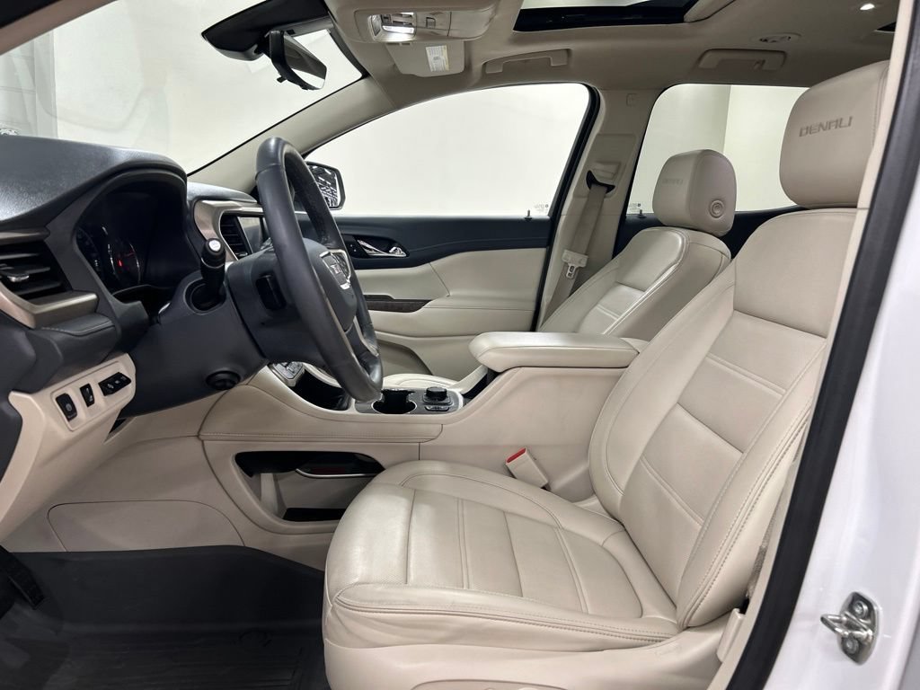Used 2023 GMC Acadia Denali w/ Denali Technology Package AWD/4WD image 11