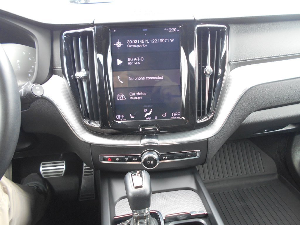 Used 2020 Volvo XC60 T6 R-Design w/ Protection Package Premier AWD/4WD image 12