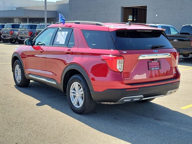 Certified 2024 Ford Explorer XLT w/ Equipment Group 202A AWD/4WD image 3
