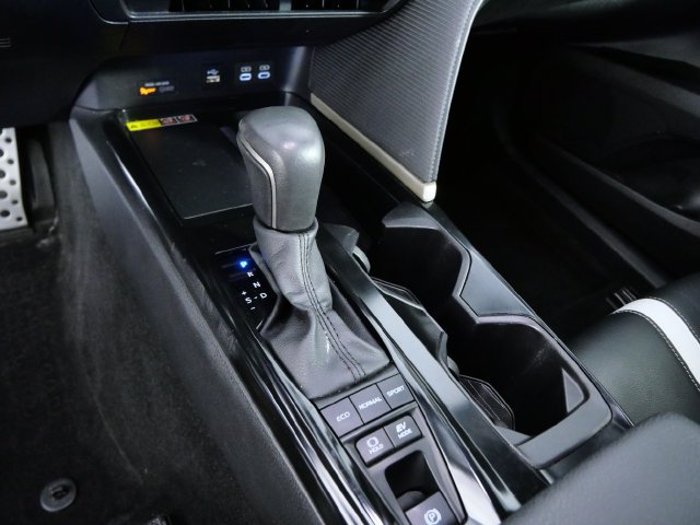 Used 2025 Toyota Camry SE w/ Multimedia Upgrade Package AWD/4WD image 21