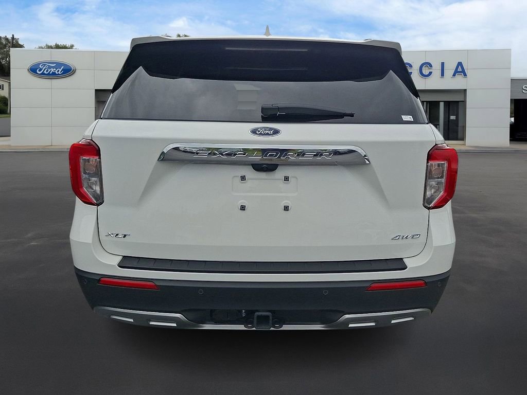 Certified 2023 Ford Explorer XLT w/ Equipment Group 202A AWD/4WD image 5