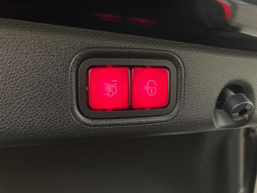 Used 2018 Mercedes-Benz E 300 E 300 image 32