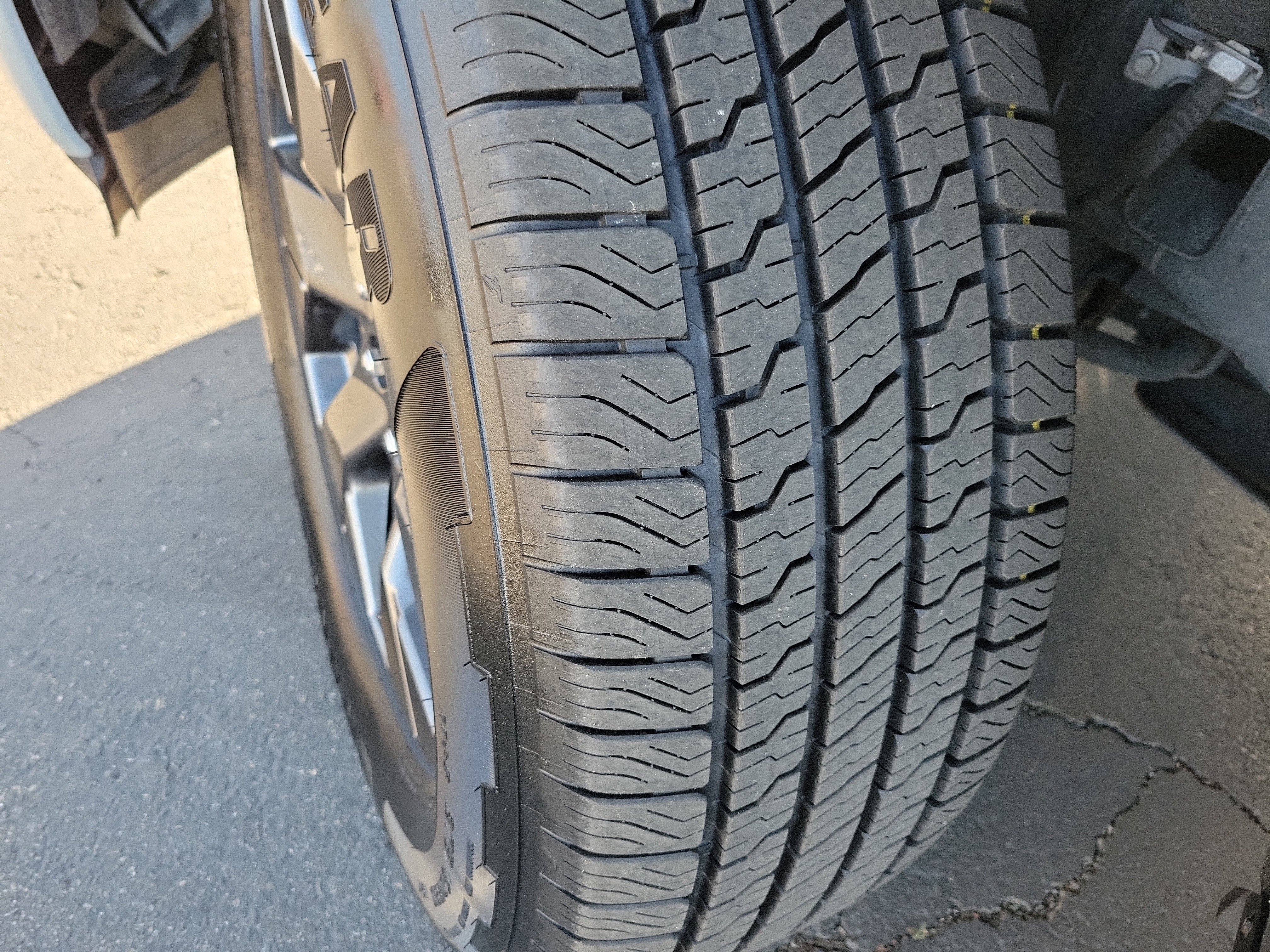 Certified 2023 Ford F150 Lightning Lariat w/ Equipment Group 511A High image 17