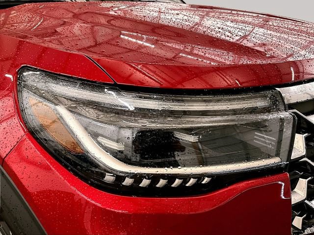Certified 2025 Ford Explorer Platinum w/ Ultimate Package AWD/4WD image 28