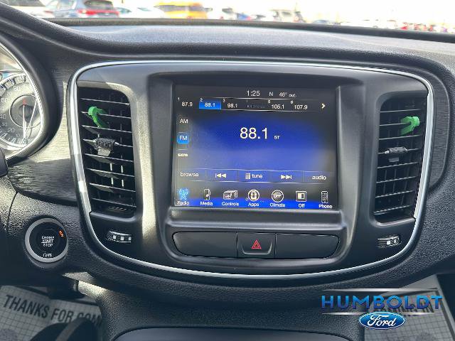 Used 2017 Chrysler 200 Limited Platinum w/ Comfort & Convenience Group image 22