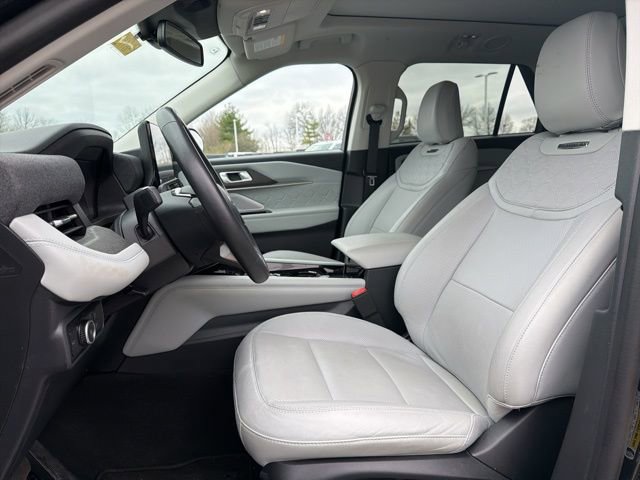 Certified 2025 Ford Explorer Platinum w/ LUX Leather Package AWD/4WD image 28