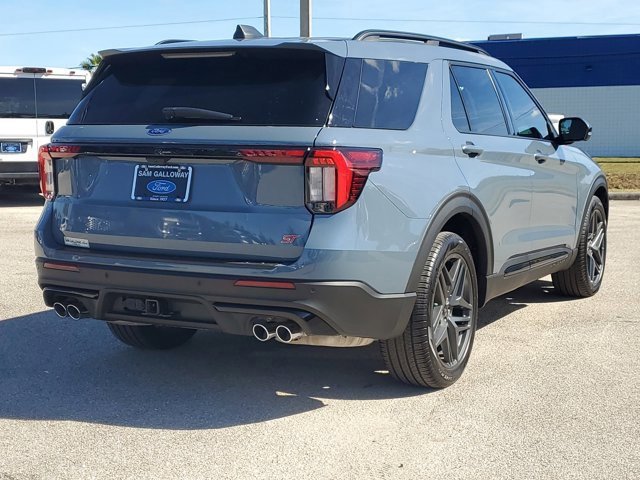 Certified 2025 Ford Explorer ST image 4