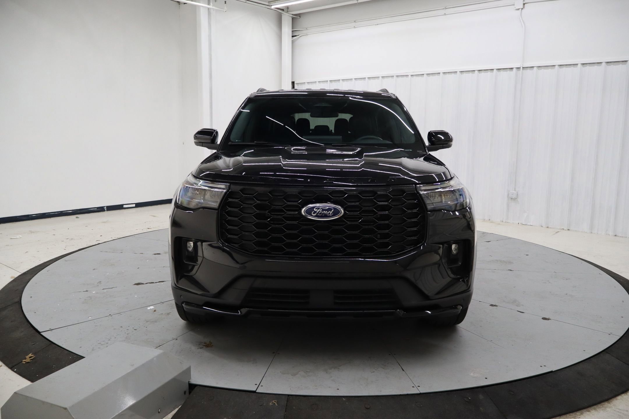 Certified 2025 Ford Explorer ST-Line w/ ST-Line Street Pack image 14