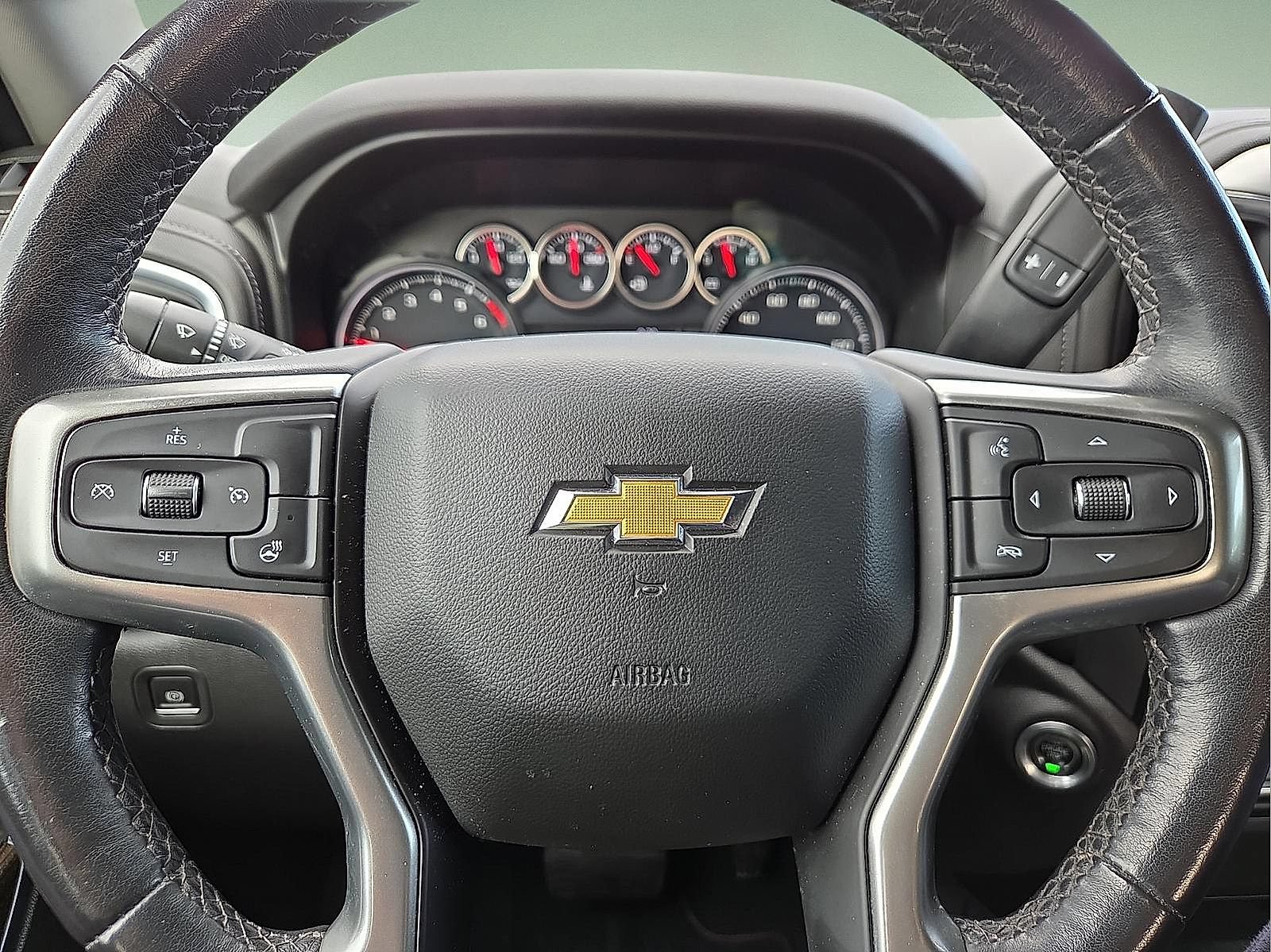 Used 2021 Chevrolet Silverado 1500 LT w/ Z71 Off-Road Package AWD/4WD image 24