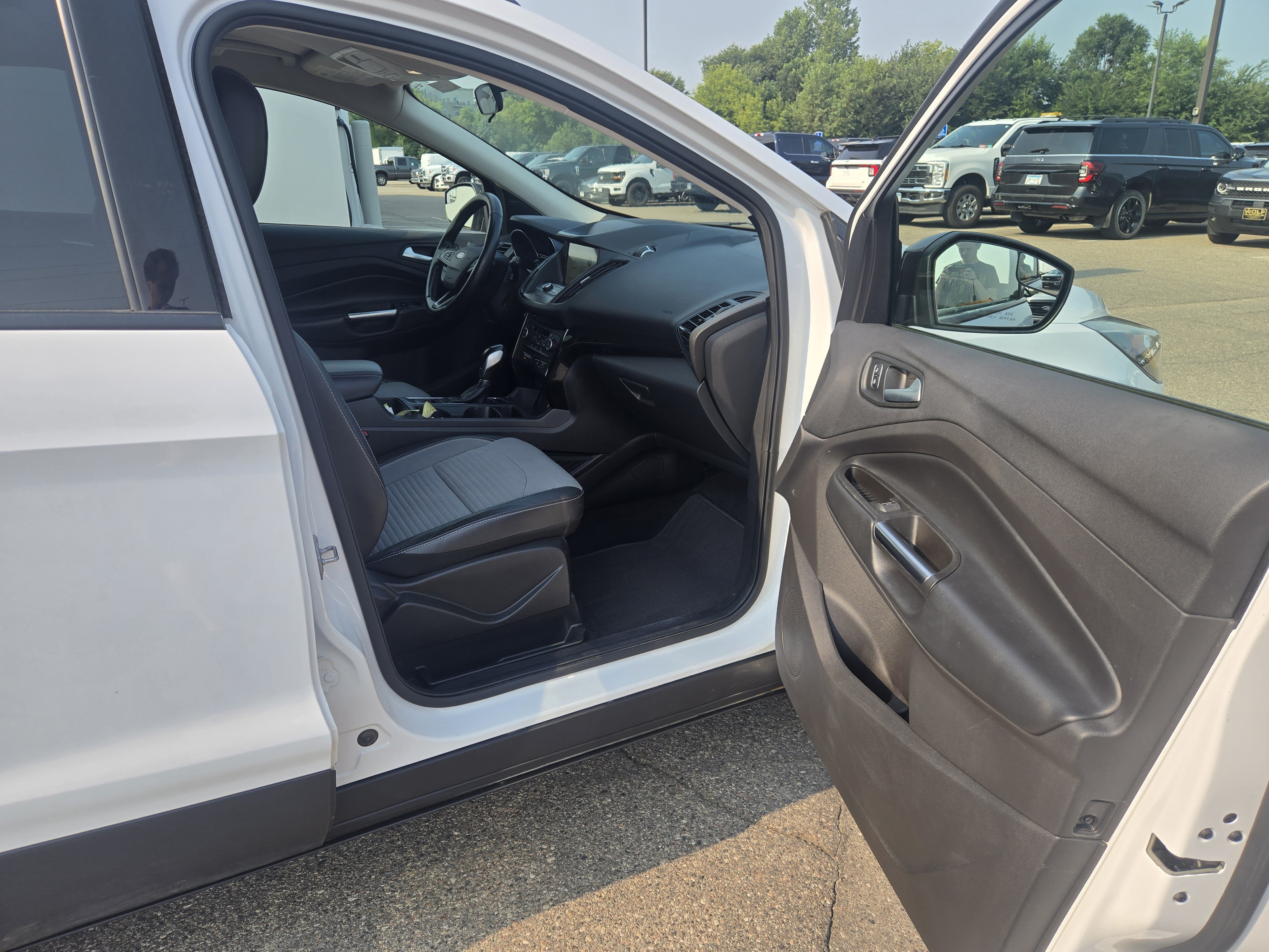 Certified 2019 Ford Escape SE AWD/4WD image 16