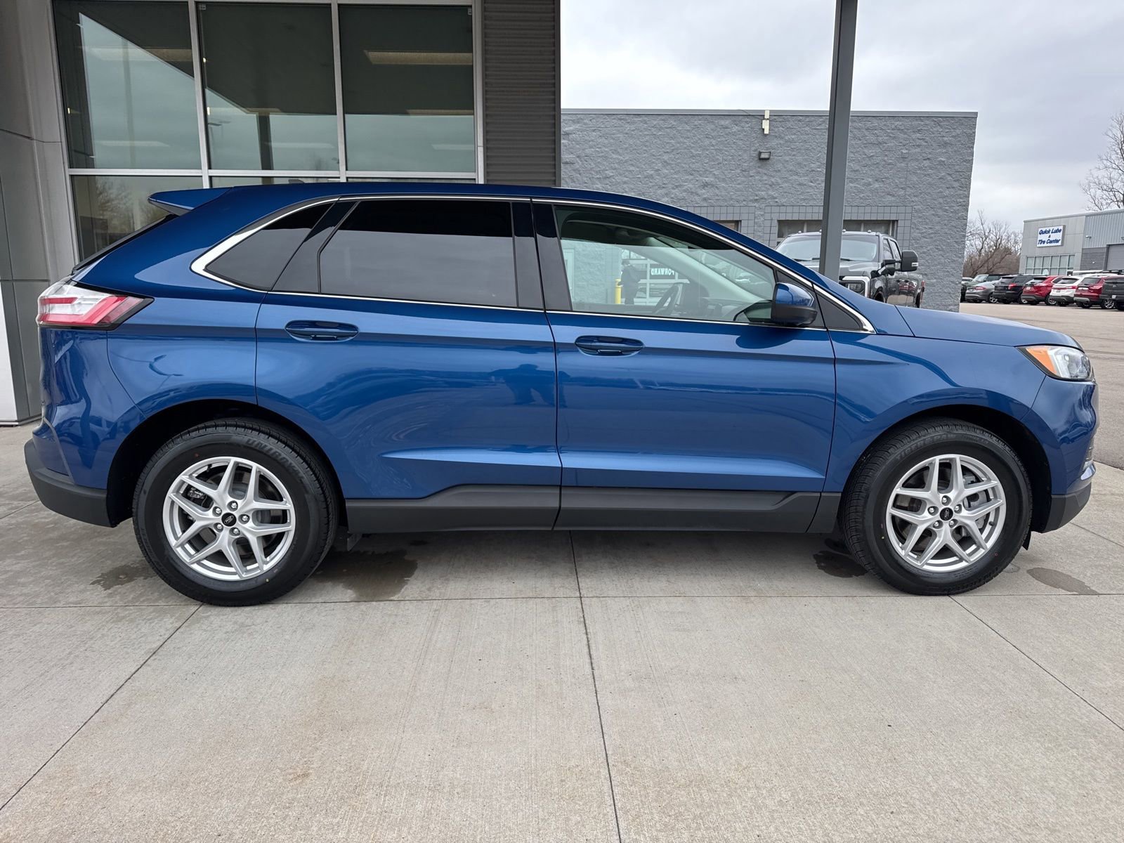 Certified 2024 Ford Edge SEL image 2