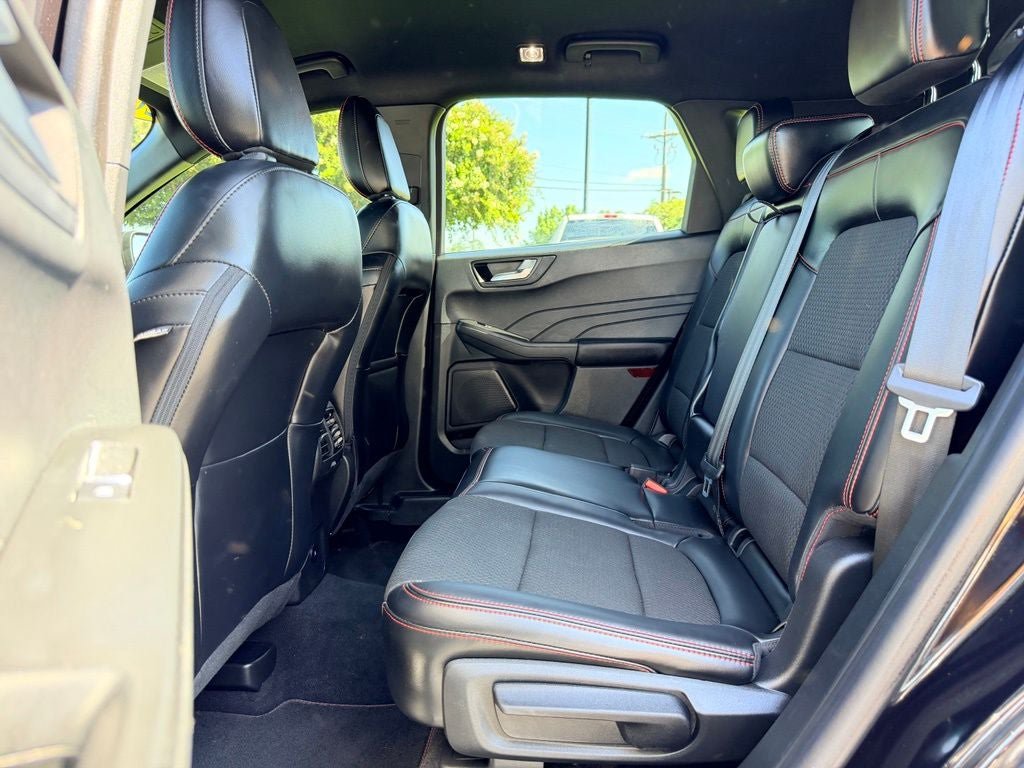 Certified 2023 Ford Escape ST-Line w/ Tech Pack #1 FWD image 17