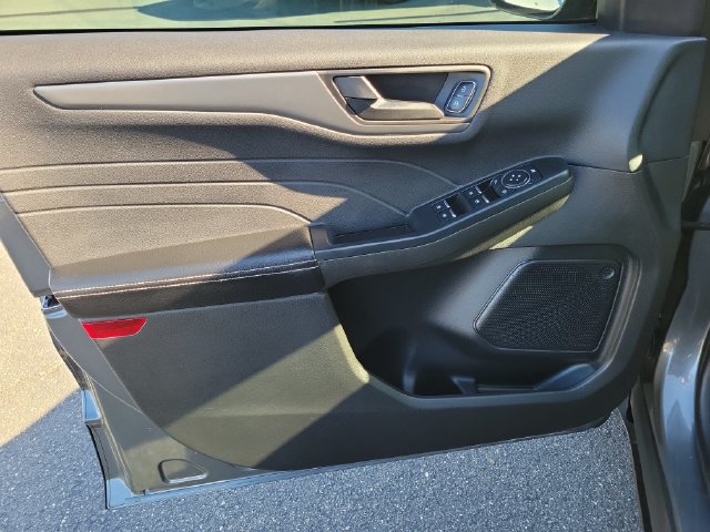 Certified 2023 Ford Escape Active FWD image 19