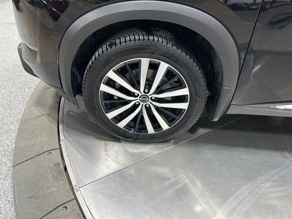 Used 2024 Nissan Pathfinder Platinum image 32