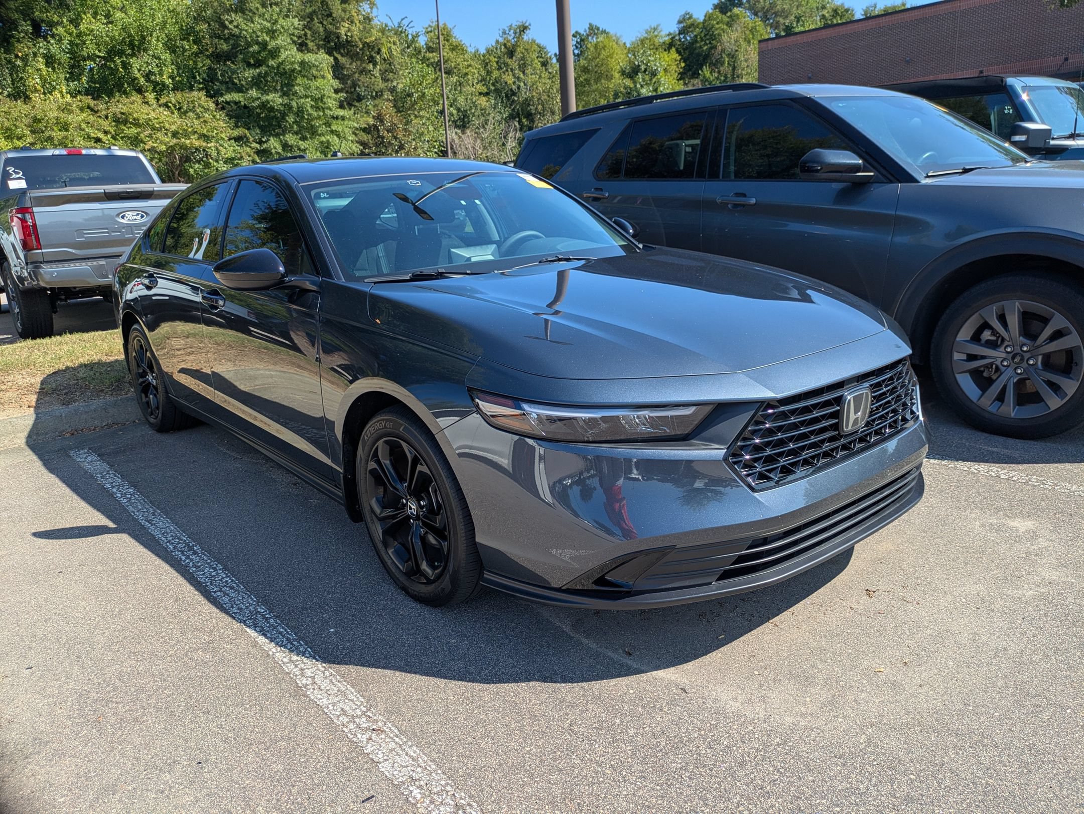 Used 2025 Honda Accord SE image 1
