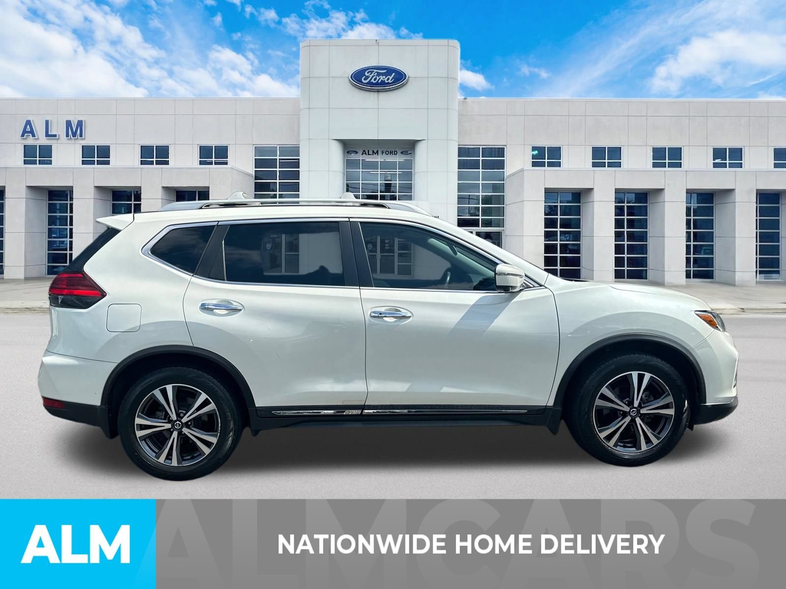 Used 2017 Nissan Rogue SL w/ SL Premium Package FWD image 4