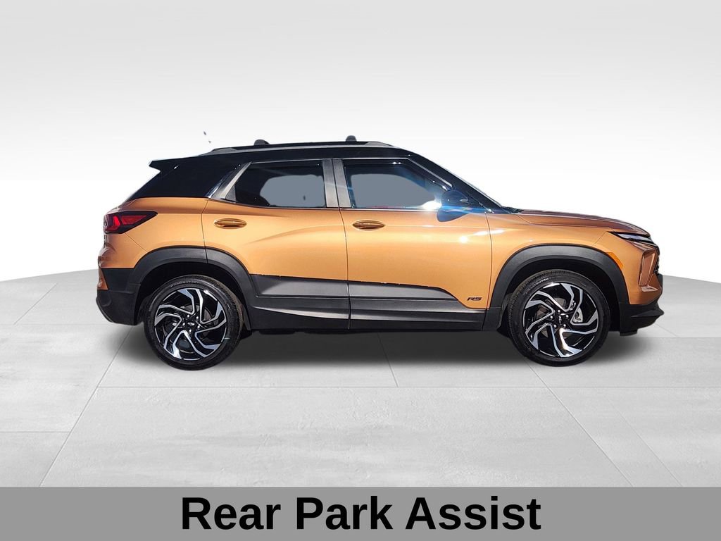 Used 2024 Chevrolet TrailBlazer RS w/ Driver Confidence Package image 2