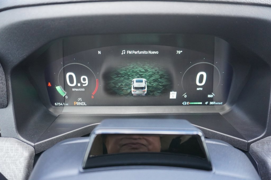 Certified 2025 Ford Explorer Platinum image 11