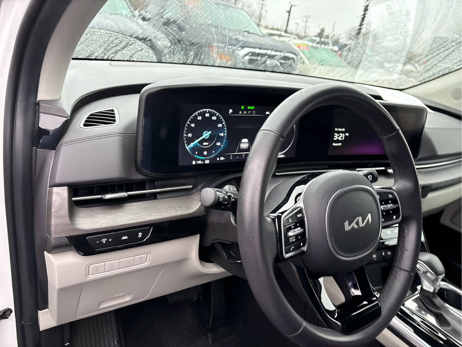 Used 2024 Kia Carnival SX image 14