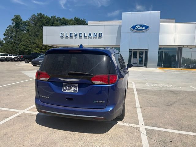 Used 2020 Chrysler Pacifica Limited FWD image 31