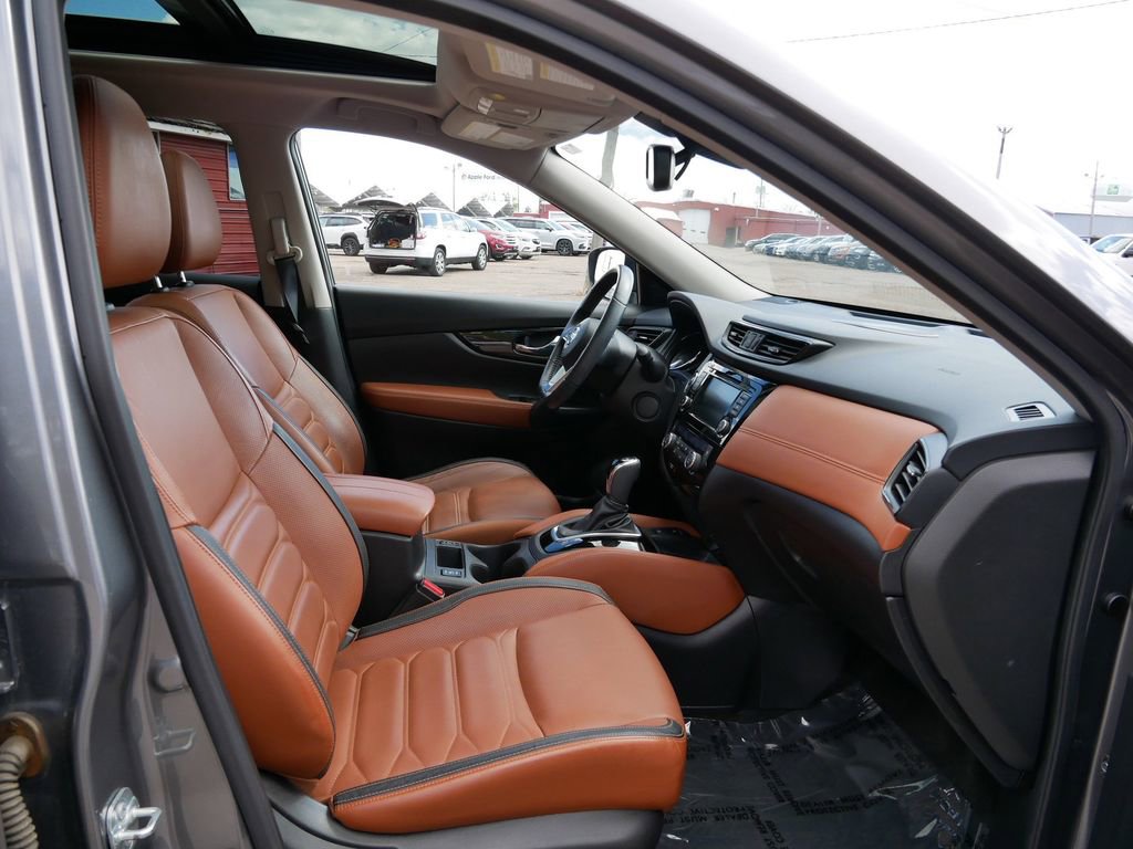 Used 2018 Nissan Rogue SL w/ Premium Package AWD/4WD image 8