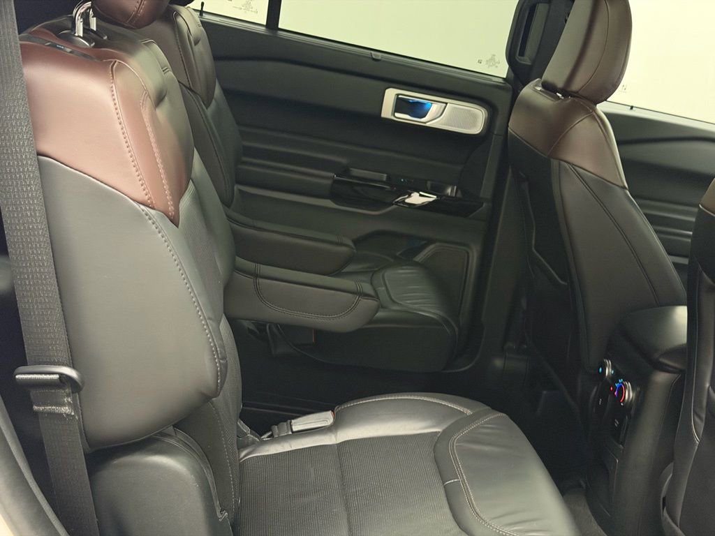 Certified 2023 Ford Explorer Platinum w/ Technology Package AWD/4WD image 20