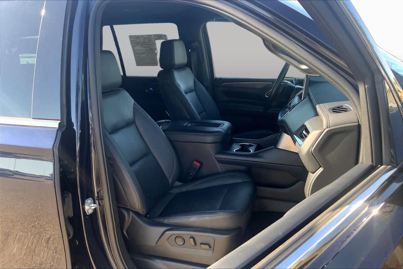 Used 2023 Chevrolet Tahoe LT w/ Luxury Package AWD/4WD image 9