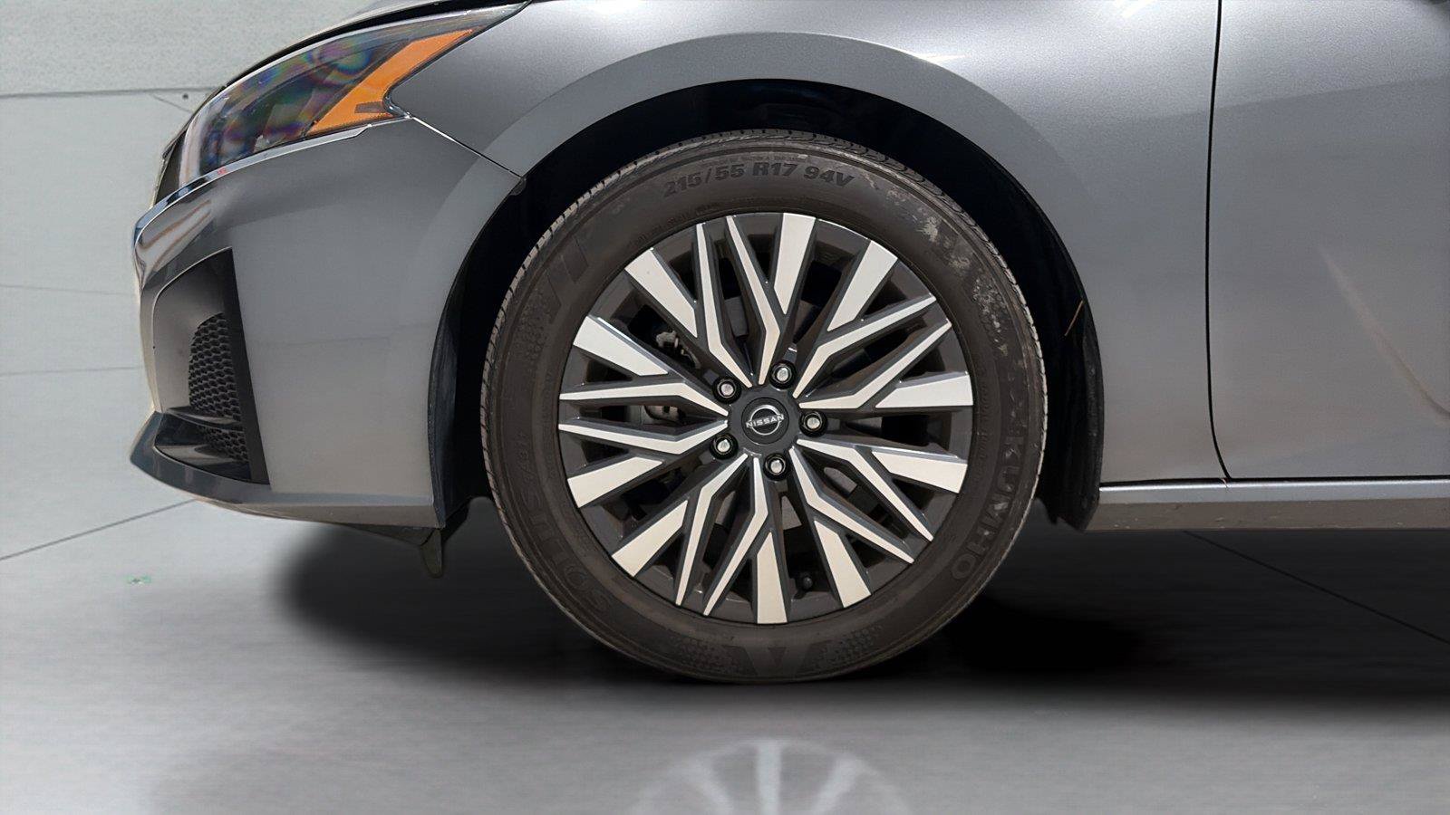 Used 2024 Nissan Altima 2.5 SV FWD image 28