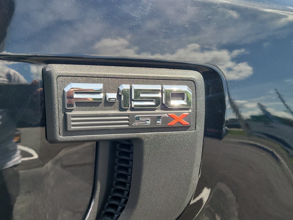 Certified 2022 Ford F150 XL w/ STX Appearance Package RWD image 6
