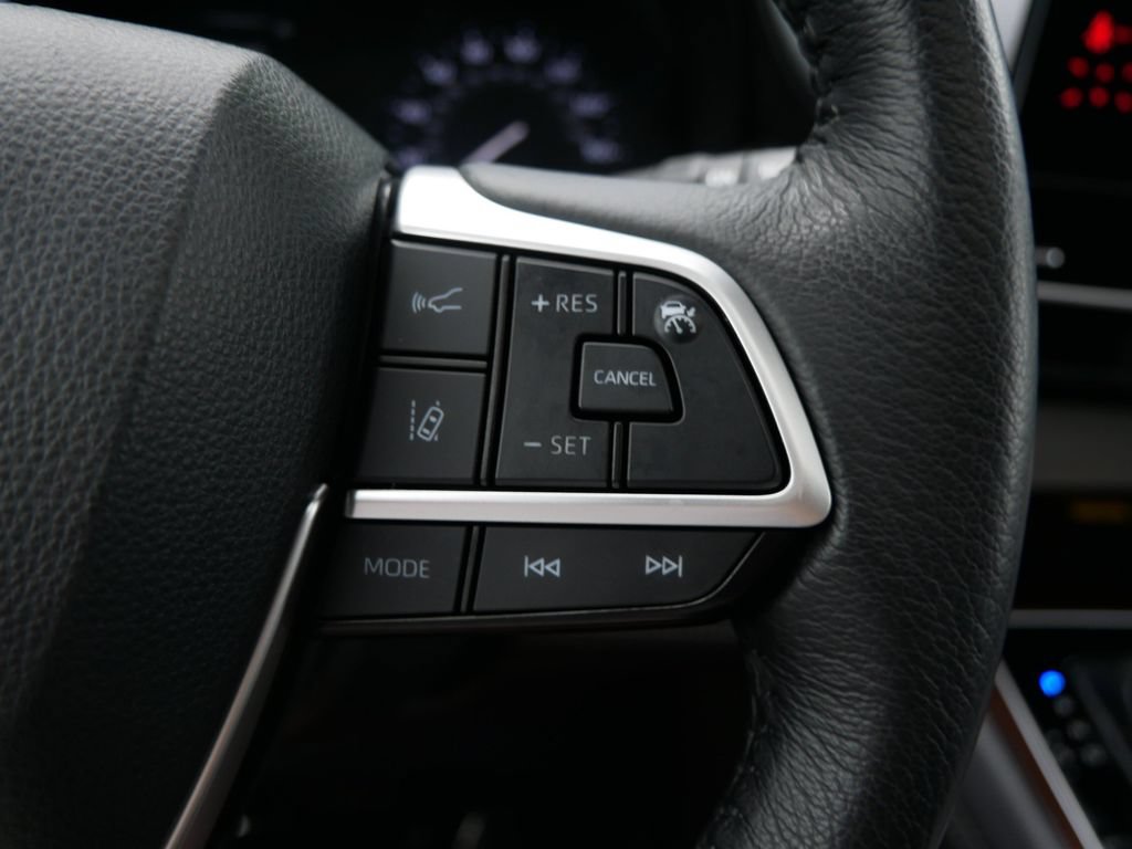 Used 2021 Toyota Sienna XLE w/ XLE Plus Package FWD image 20