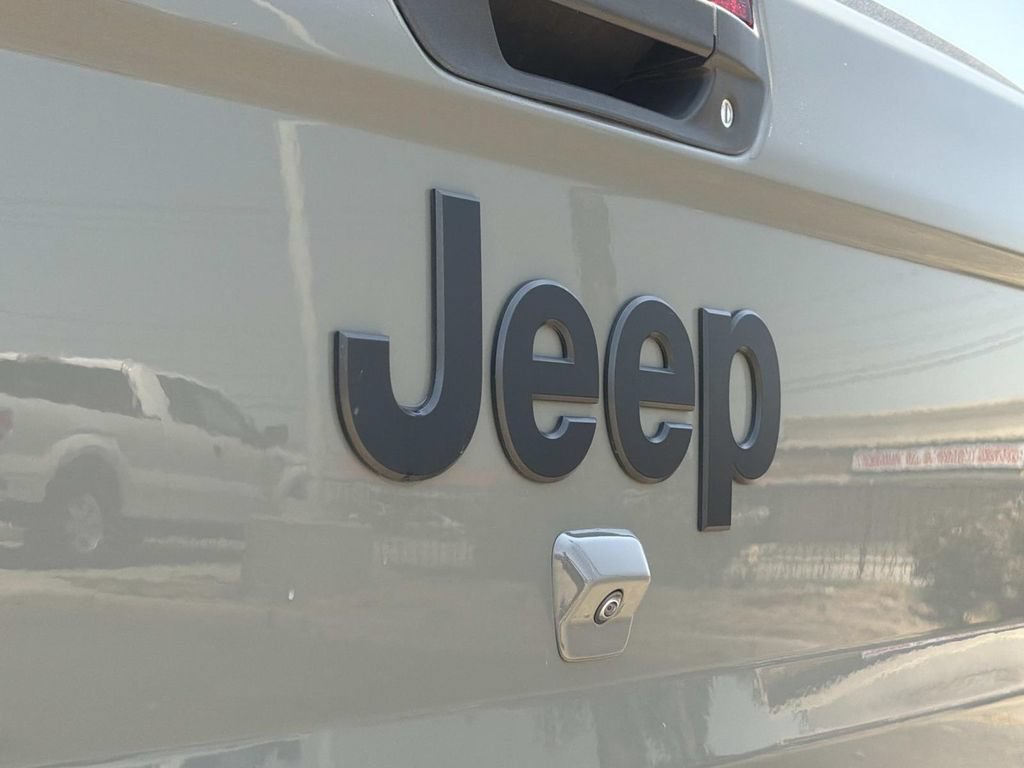 Used 2021 Jeep Gladiator Sport AWD/4WD image 9