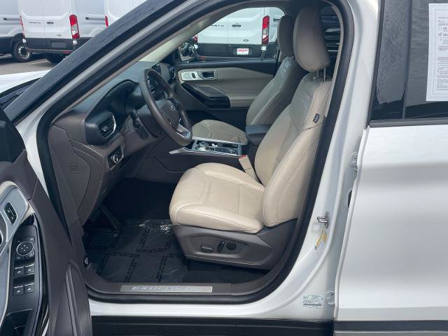 Certified 2023 Ford Explorer Platinum w/ Technology Package AWD/4WD image 9