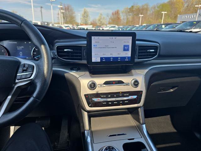 Certified 2022 Ford Explorer XLT w/ Equipment Group 202A AWD/4WD image 31