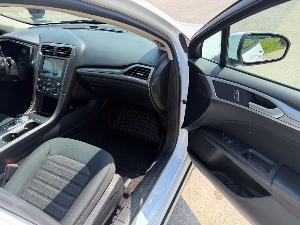 Certified 2020 Ford Fusion SE FWD image 16