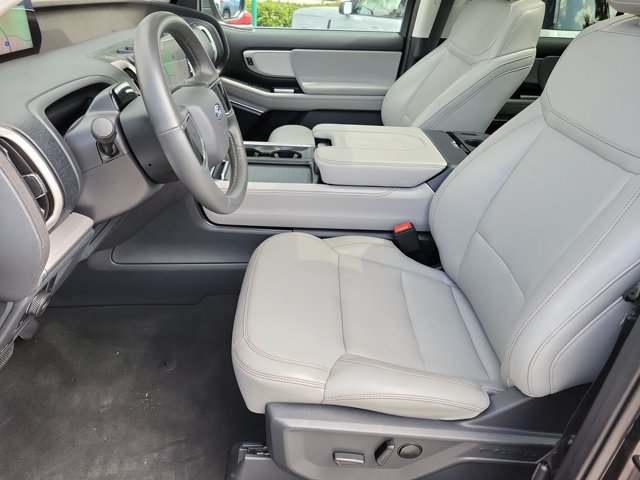 Certified 2025 Ford Expedition Max Active AWD/4WD image 18