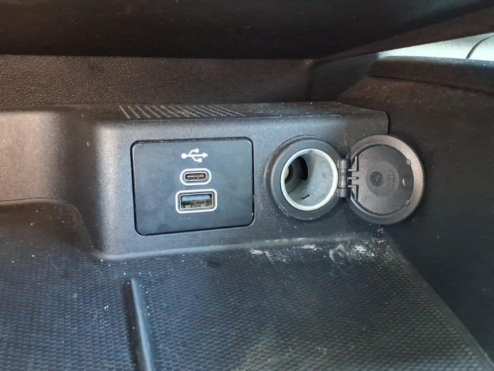 Certified 2025 Ford Escape ST-Line Select AWD/4WD image 26